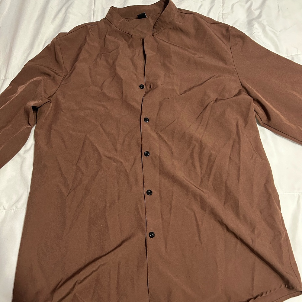 Men's brown mock collared shirt!